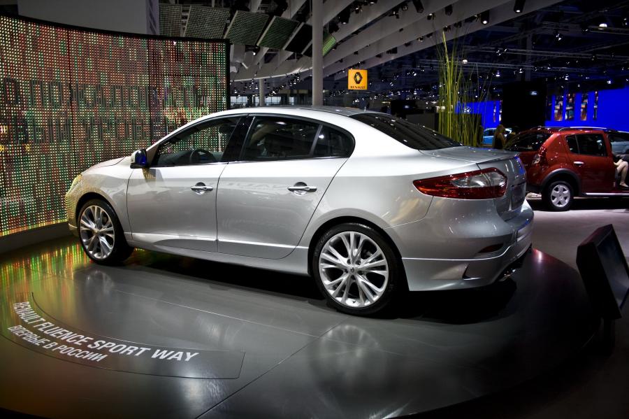  Renault Fluence 2010 года  (фото 44 из 146)